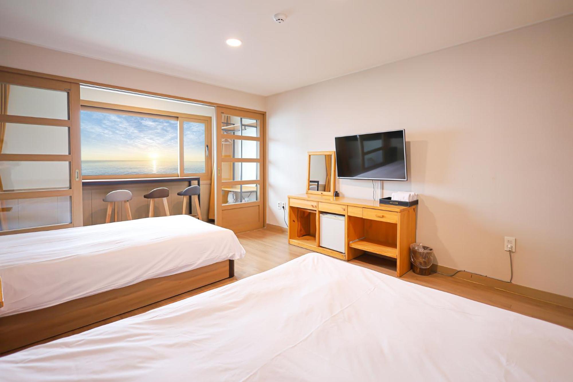 Fantastic Ocean View Sydney Hotel Jeju Bagian luar foto